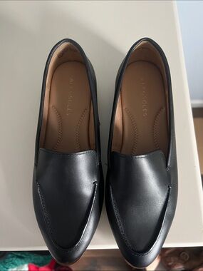 Aerosoles Black Leather Classic Slip-On Loafers